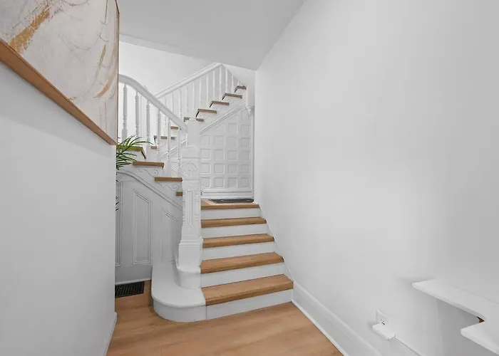Apartment Shadyside, !4 Stylish And With Free Parking *